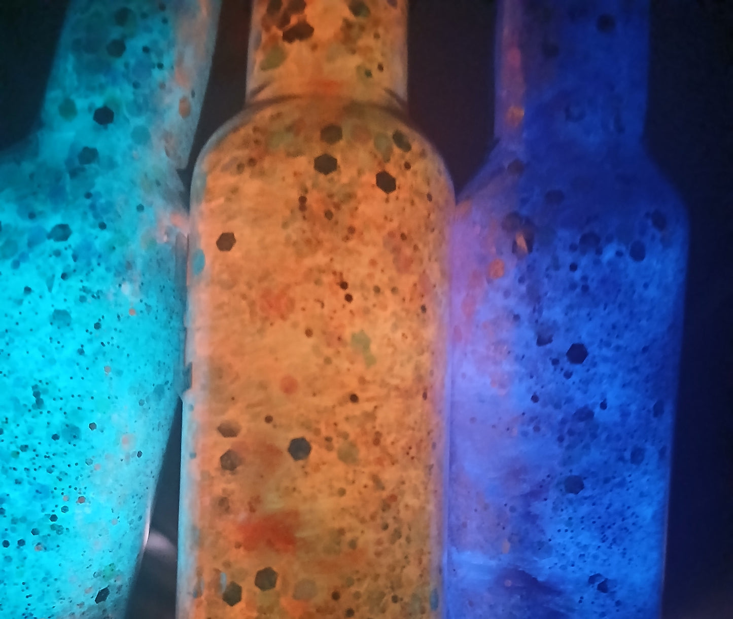 GLOW IN THE DARK GLITTERS